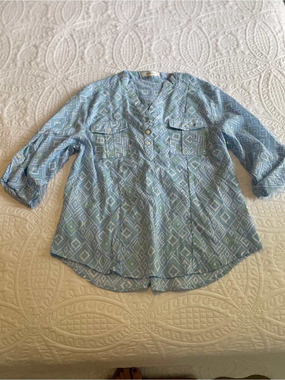 Eden & Olivia Light Blue Geometric V-Neck Tunic with Green Accents - Picture 7 of 14